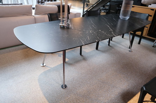 Knoll Grasshopper dining table by Piero Lissoni