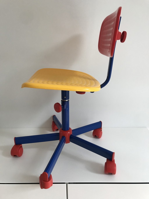Chaise de bureau vintage pour enfants Chaise de bureau style Memphis par Knut & Marianne Hagberg -