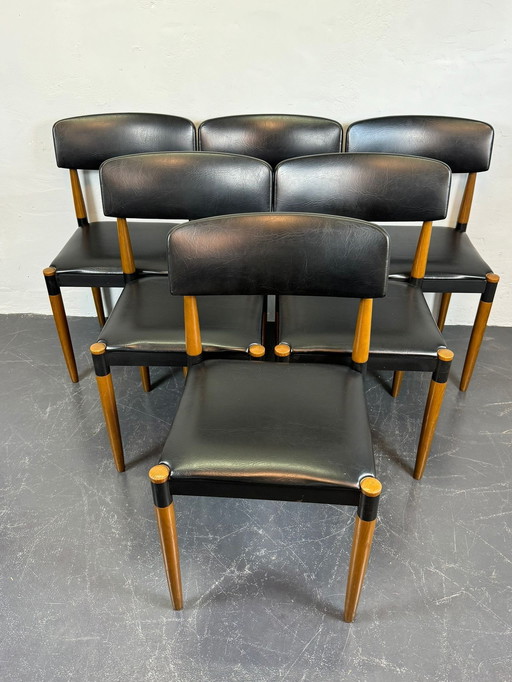 Set Of 6 Very Comfortable Chair In Great Condition