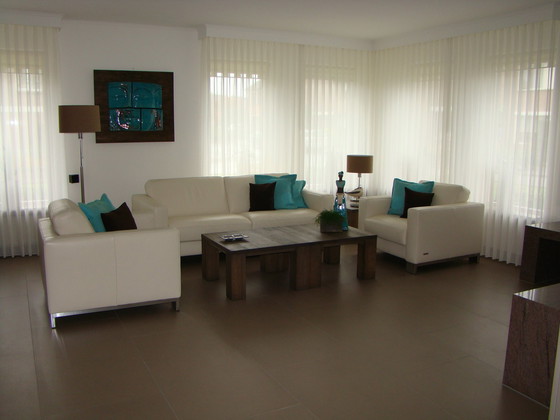 Image 1 of 2.5 Seater Sofa And 2 Armchairs