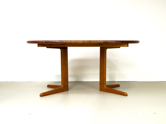 Image 1 of Table à manger ronde danoise extensible en teck par Korup, 1980s