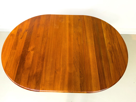 Image 1 of Table à manger ronde danoise extensible en teck par Korup, 1980s