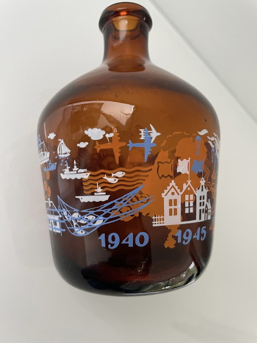 Mid - Century Classis Commemorative Vase, 10 Years of World War II Liberation