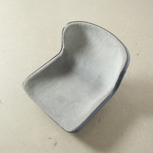 Artifort Blue Spirit Stadium bucket seat