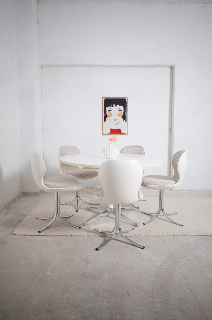 Space Age Chairs and lounge chairs | Whoppah