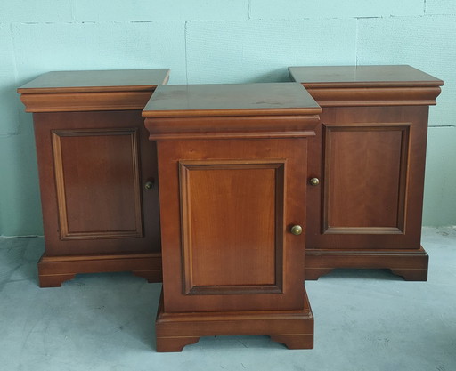 3x Classic Vintage Wooden Nightstands (heavy)