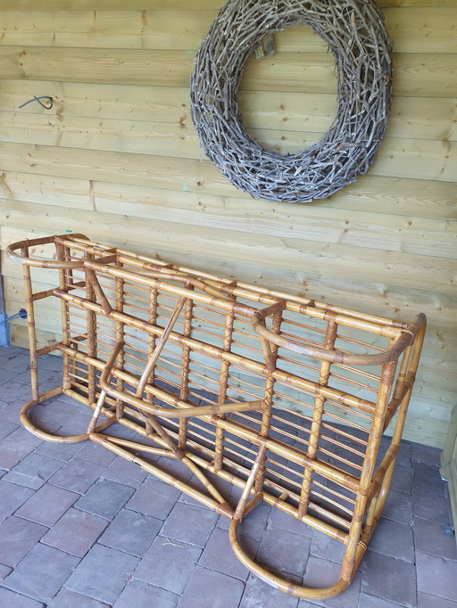 Beautiful Spacious Vintage Rattan Foo Phing Daybed 1930s