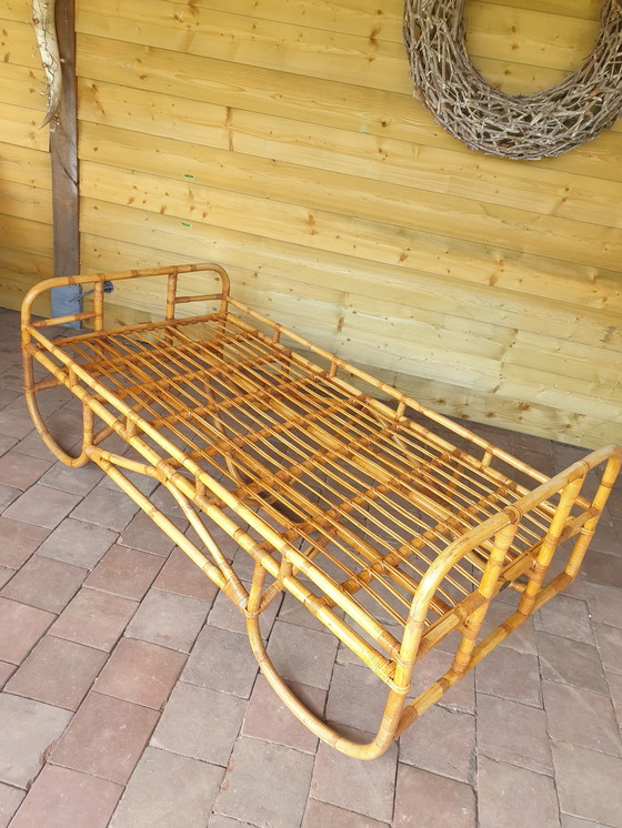 Image 1 of Bellissimo e spazioso divano letto vintage in rattan Foo Phing degli anni &#39;30
