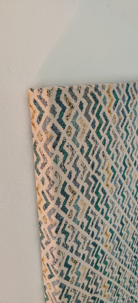 Image 1 of Decorazione murale in tessuto vintage