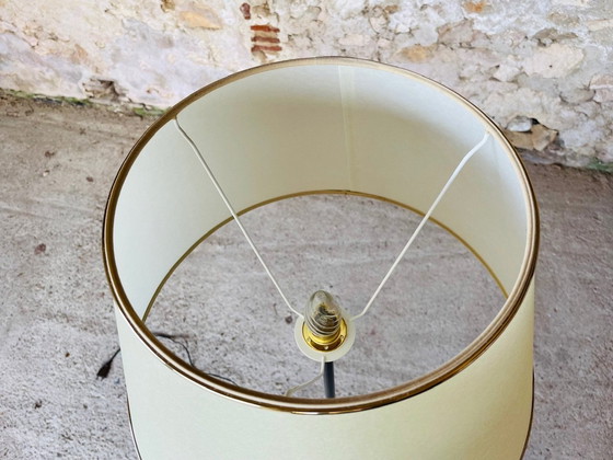 Image 1 of Lampada da terra vintage con decorazioni in ottone dorato su gambe a treppiede, anni '60