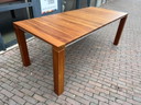 Leolux Vivre Dining room table cherry wood 