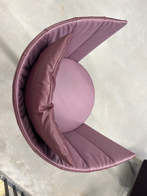 Image 1 of Show model Jori Pegasus swivel armchair purple