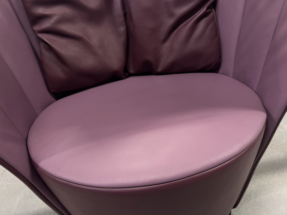 Image 1 of Show model Jori Pegasus swivel armchair purple