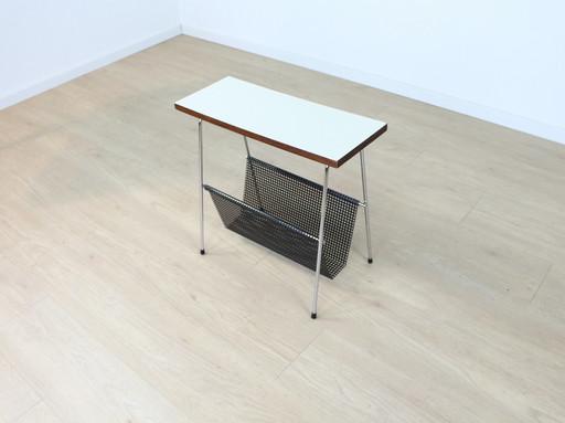 Pilastro magazine rack