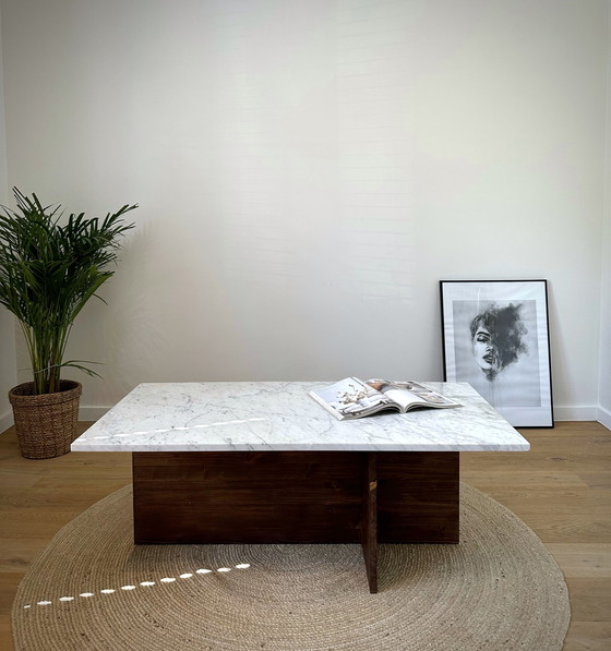 Image 1 of Table basse en marbre