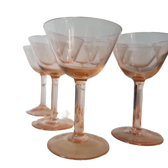 Image 1 of Verres à liqueur roses vintage français