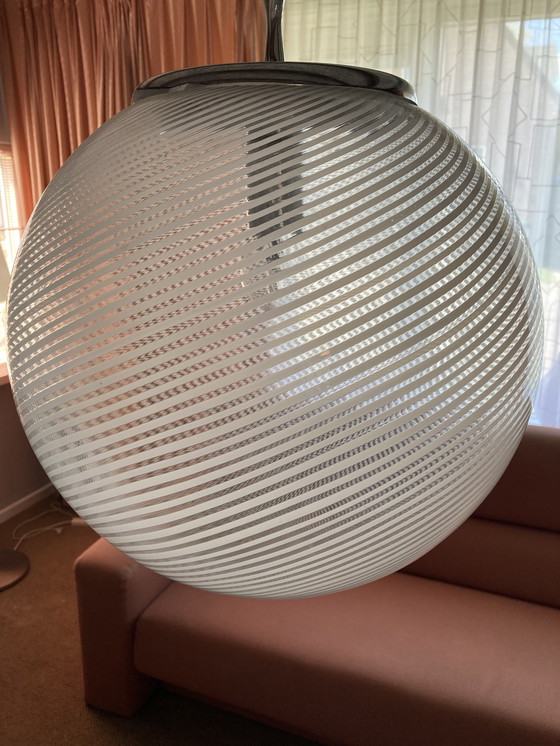 Image 1 of Lampe suspendue en verre vintage