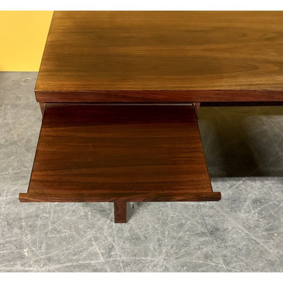 Image 1 of Vintage rosewood executive desk by Jensen and Valeur for Dyrlund, Denmark
