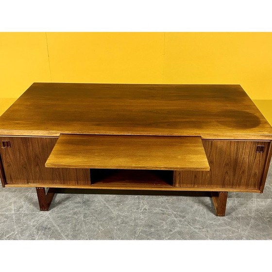Image 1 of Vintage rosewood executive desk by Jensen and Valeur for Dyrlund, Denmark