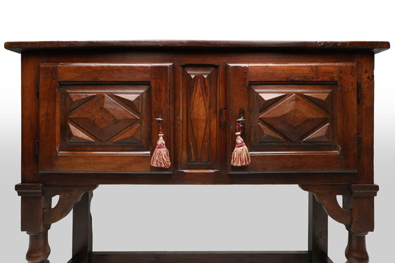 Image 1 of Antiguo gabinete español tallado en roble del siglo XVI