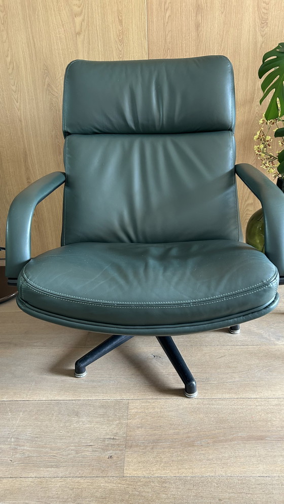 Image 1 of Artifort swivel armchair by Geoffrey Harcourt