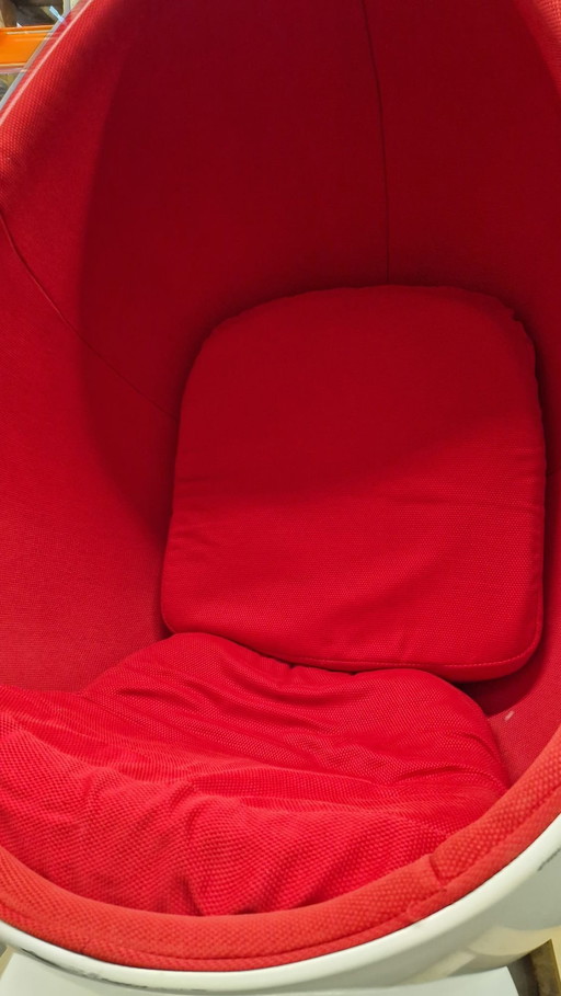 Egg Pod Chair White Red