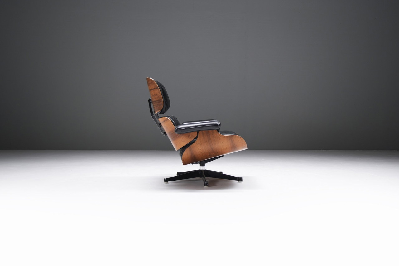 Eames lounge chair by Ray Charles Eames by Mobilier