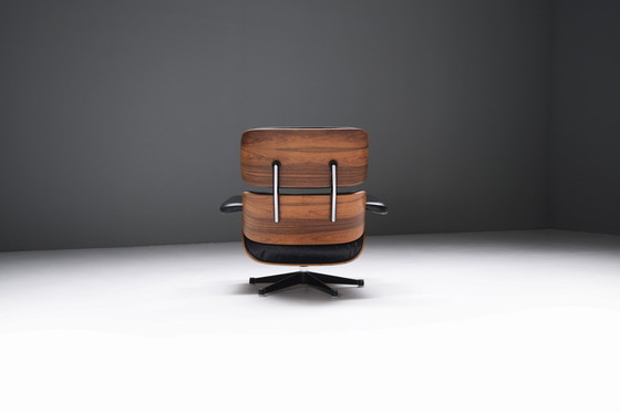 Image 1 of Eames lounge chair by Ray & Charles Eames by Mobilier International for Herman Miller