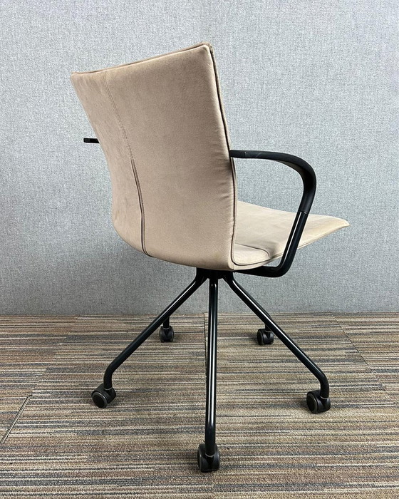 Image 1 of Ahrend P4 Swivel Chair