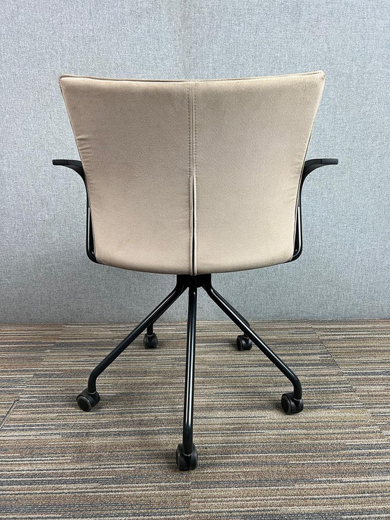 Image 1 of Ahrend P4 Swivel Chair