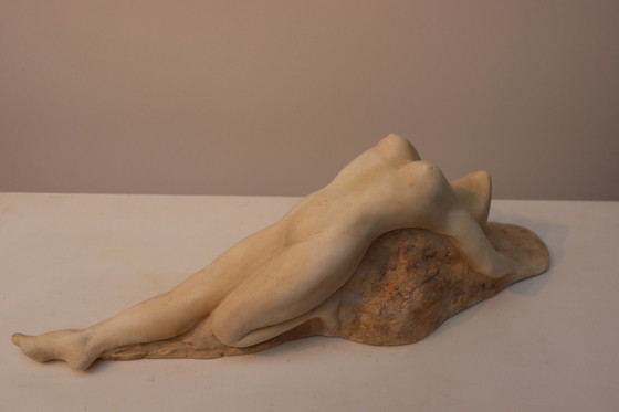 Image 1 of Chantalle Smeets Release sculpture