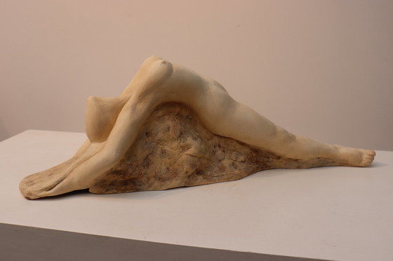 Image 1 of Chantalle Smeets Release sculpture