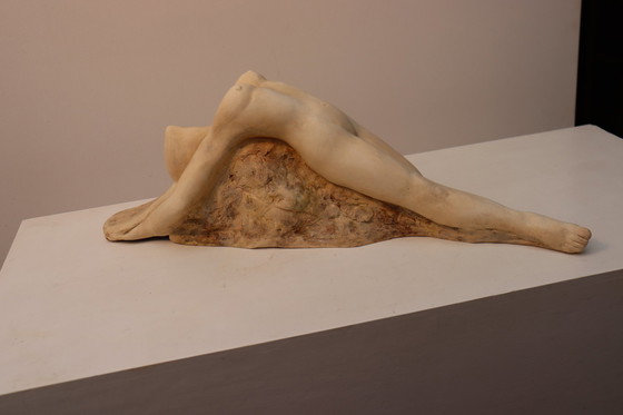 Image 1 of Chantalle Smeets Release sculpture