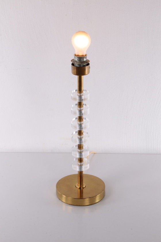 Image 1 of Lampe de table Regency en plexiglas Lucite Brass 1970,Italie