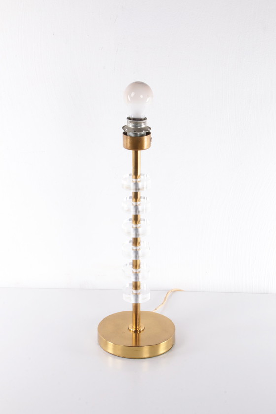 Image 1 of Lampe de table Regency en plexiglas Lucite Brass 1970,Italie