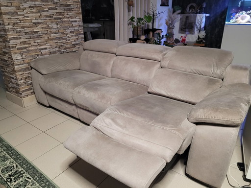 Morres Furniture Salon A Three Seater With 2 Recliners And Two Seats