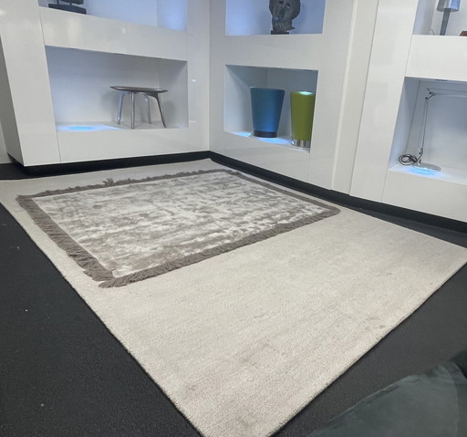 Leolux Frame Carpet Color Reed