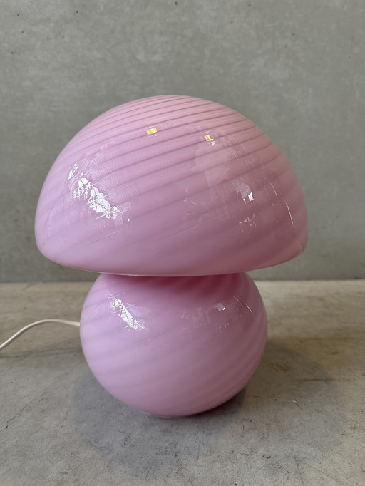 Lampe à champignon rose