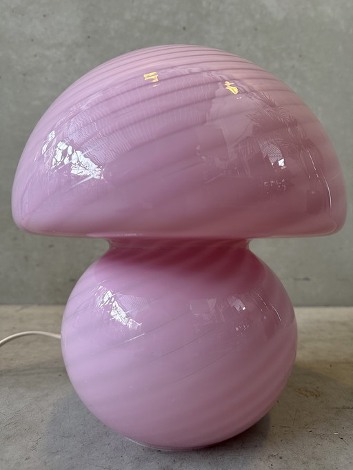 Lampe à champignon rose