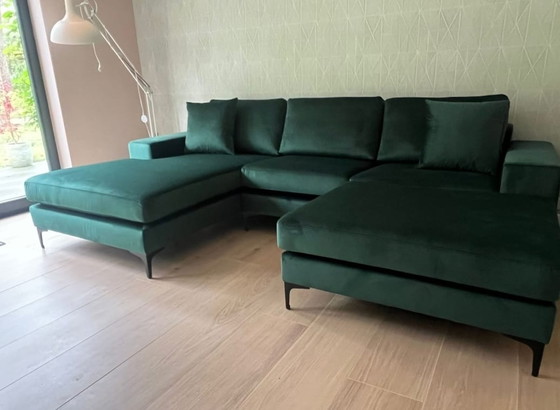 Image 1 of Bankstyle sofa green velvet