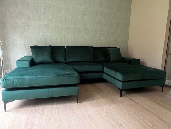 Image 1 of Bankstyle sofa green velvet