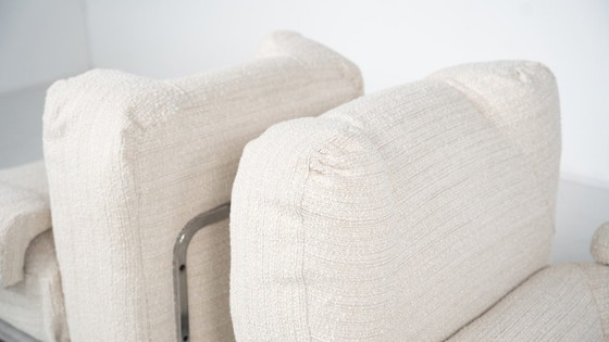 Image 1 of Par de sillones de mediados de siglo, cromados y tapizados en bouclé