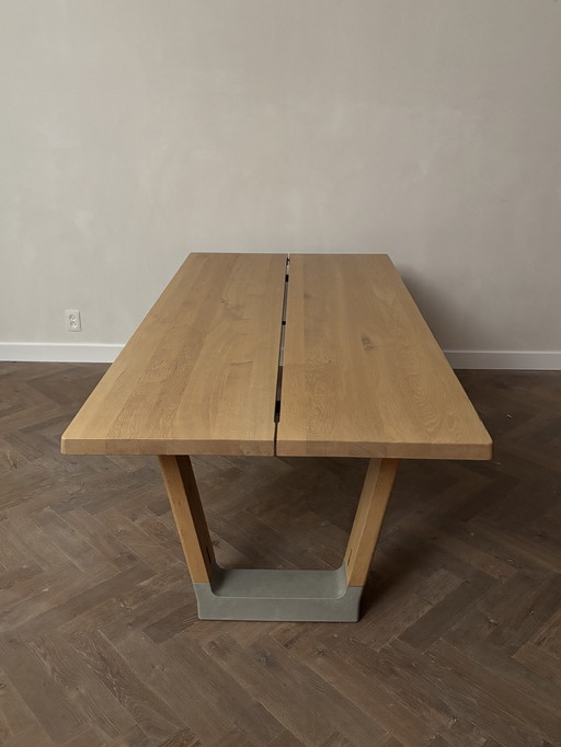 Arco Base Table