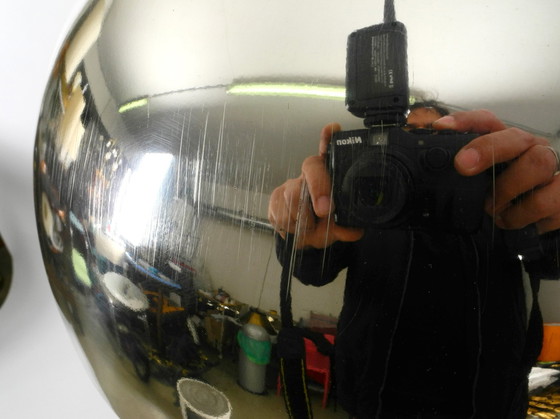 Image 1 of Bellissima e rara lampada da soffitto di metà secolo della Vereinigte Werkstätten, completamente placcata in argento.