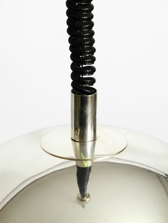 Image 1 of Bellissima e rara lampada da soffitto di metà secolo della Vereinigte Werkstätten, completamente placcata in argento.