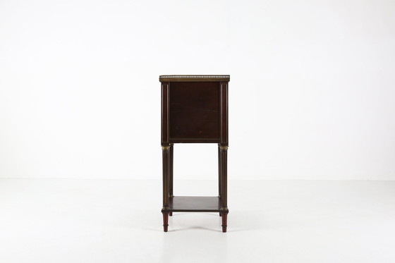 Image 1 of Comodino vintage in stile Impero francese in legno con piano in marmo, anni '50