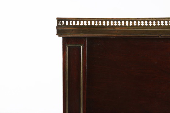 Image 1 of Comodino vintage in stile Impero francese in legno con piano in marmo, anni '50