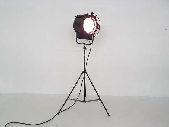 Image 1 of Lampada da studio cinematografico o da teatro vintage industriale con supporto in metallo di ADB
