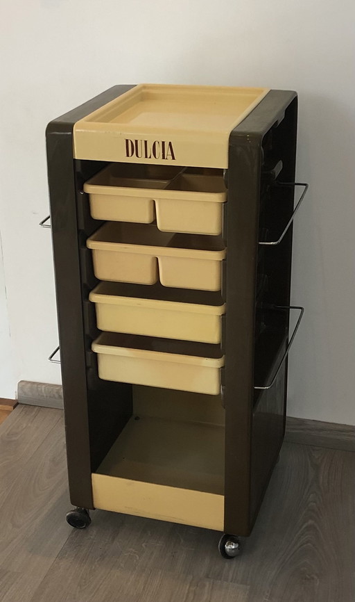 Dulcia Vintage serving trolley by L’Oréal