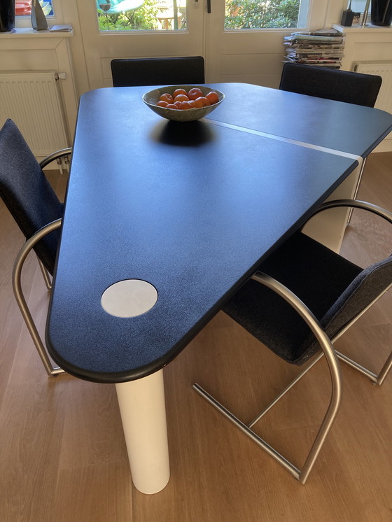 Image 1 of Castelijn kite table +4x dining chair